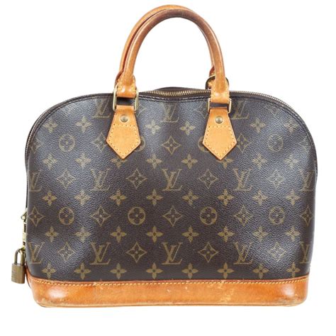 louis vuitton alma vintage.